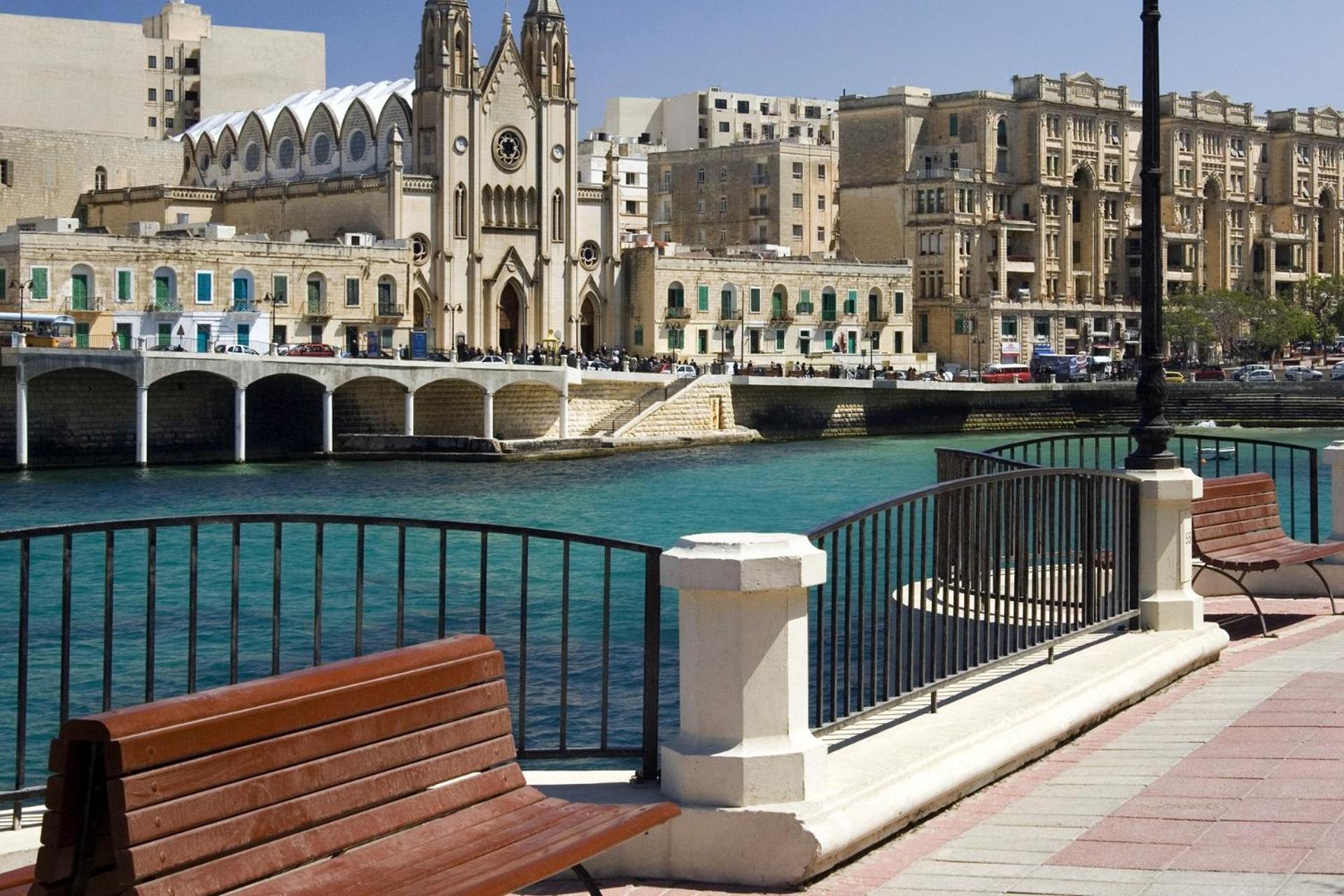 Apartment Idyllic With Valletta And Harbour Views Sliema